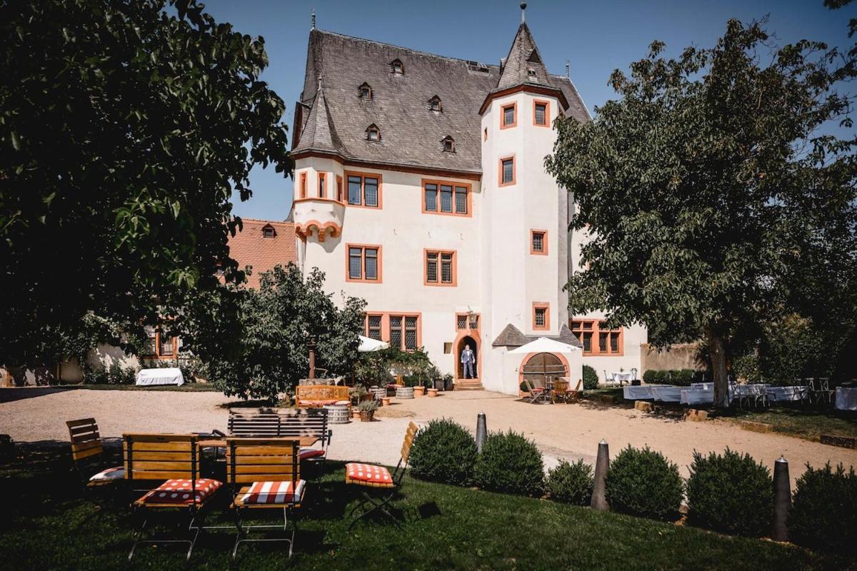 Schloss Schoenborn Geisenheim Exterior photo